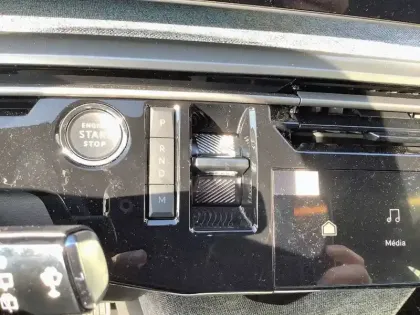 Photo 34 Peugeot 5008  Hybrid 136 e-DCS6