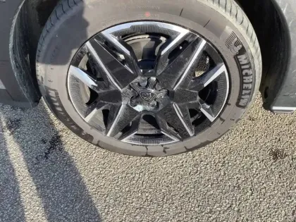 Photo 33 Peugeot 5008  Hybrid 136 e-DCS6