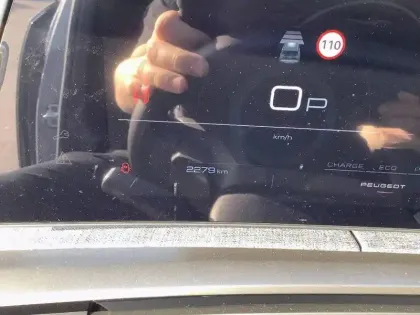 Photo 30 Peugeot 5008  Hybrid 136 e-DCS6