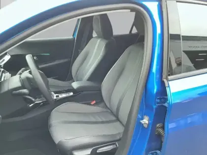 Photo 33 Peugeot 208  PureTech 100 S&S BVM6