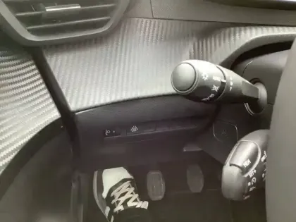 Photo 42 Peugeot 208  PureTech 100 S&S BVM6