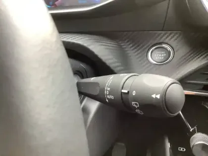 Photo 41 Peugeot 208  PureTech 100 S&S BVM6