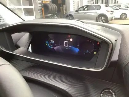 Photo 37 Peugeot 208  PureTech 100 S&S BVM6