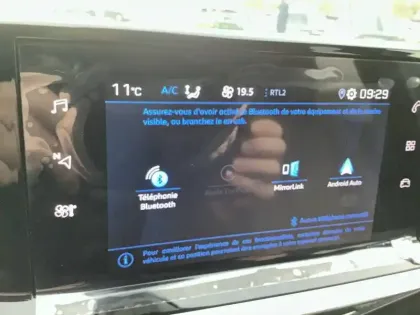 Photo 45 Peugeot 208  PureTech 100 S&S BVM6