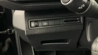 Photo 18 Peugeot 3008  Hybrid 136 e-DCS6 Allure Pack