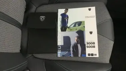 Photo 15 Peugeot 3008  Hybrid 136 e-DCS6 Allure Pack