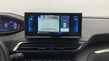 Photo 23 Peugeot 3008  Hybrid 136 e-DCS6 Allure Pack