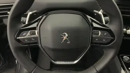 Photo 19 Peugeot 3008  Hybrid 136 e-DCS6 Allure Pack