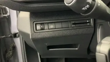 Photo 18 Peugeot 3008  Hybrid 136 e-DCS6 Allure Pack