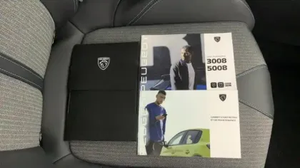 Photo 15 Peugeot 3008  Hybrid 136 e-DCS6 Allure Pack