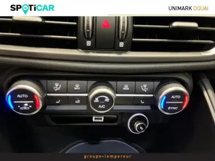 Photo 12 Alfa Romeo Giulia  2.2 Diesel 160ch Veloce AT8