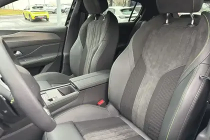 Photo 41 Peugeot 308  PHEV 180 e-EAT8