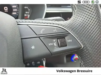 Photo 35 Audi Q3  45 TFSIe 245 ch S tronic 6