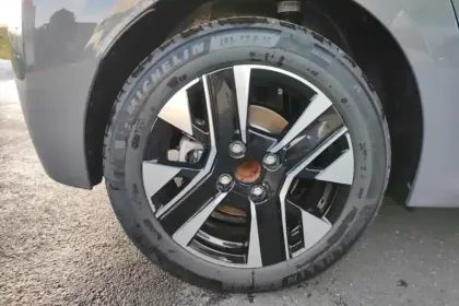 Photo 86 Peugeot 208  Electrique 50 kWh 136ch