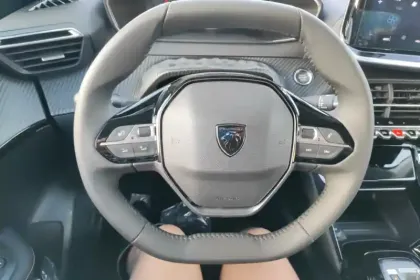 Photo 54 Peugeot 208  Electrique 50 kWh 136ch