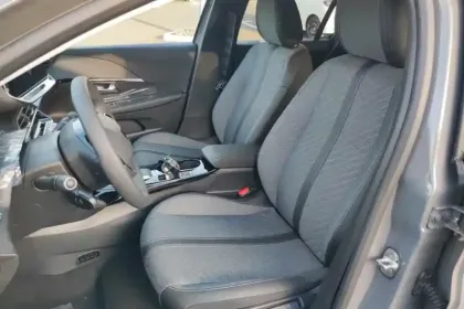 Photo 81 Peugeot 208  Electrique 50 kWh 136ch