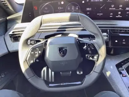 Photo 29 Peugeot 3008  Hybrid 136 e-DCS6