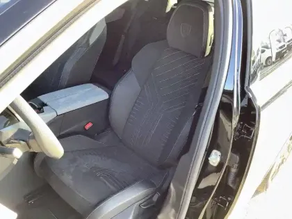 Photo 31 Peugeot 3008  Hybrid 136 e-DCS6