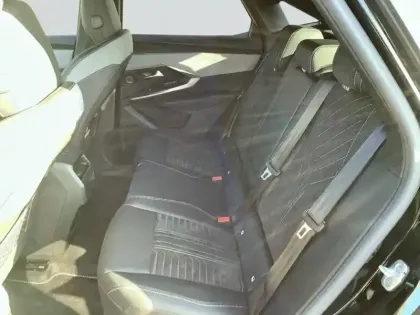 Photo 32 Peugeot 3008  Hybrid 136 e-DCS6