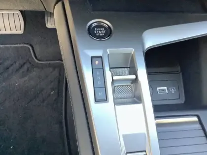 Photo 13 Peugeot 308  PureTech 130ch S&S EAT8