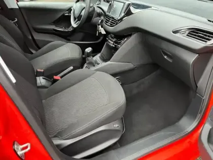 Photo 10 Peugeot 208  1.2 PureTech 82ch Allure 5p