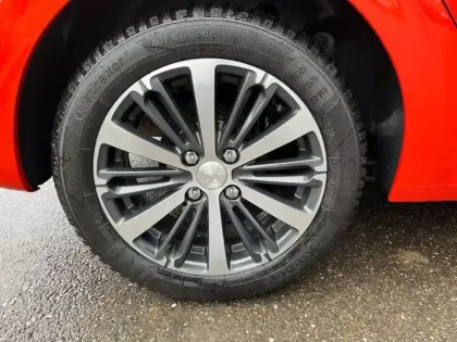 Photo 7 Peugeot 208  1.2 PureTech 82ch Allure 5p