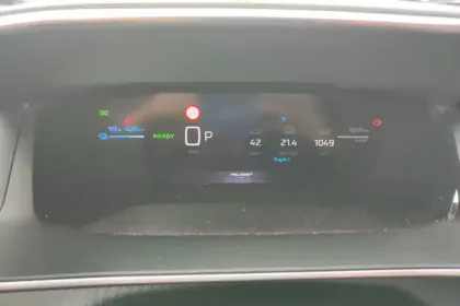 Photo 83 Peugeot 2008  Electrique 54 kWh 156 ch