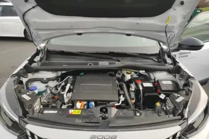Photo 48 Peugeot 2008  Electrique 54 kWh 156 ch