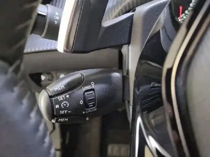 Photo 24 Peugeot 2008  BlueHDi 130 S&S EAT8