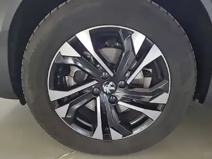 Photo 12 Peugeot 2008  BlueHDi 130 S&S EAT8