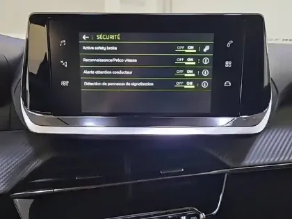 Photo 21 Peugeot 2008  BlueHDi 130 S&S EAT8