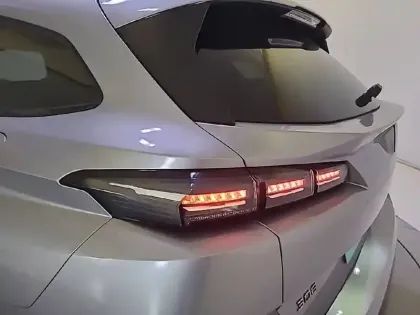 Photo 16 Peugeot 308  SW PHEV 180 e-EAT8