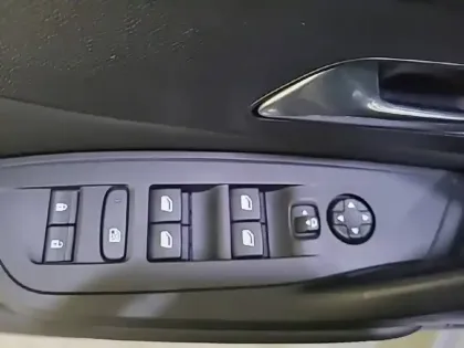 Photo 28 Peugeot 308  SW PHEV 180 e-EAT8