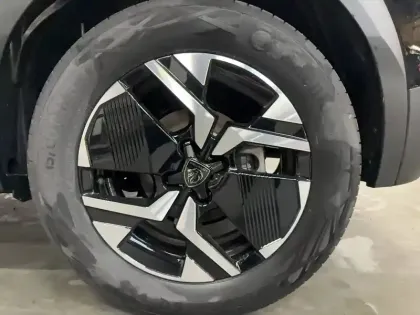 Photo 21 Peugeot 2008  Electrique 50 kWh 136 ch