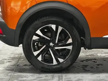 Photo 10 Peugeot 2008  e- 136ch Allure