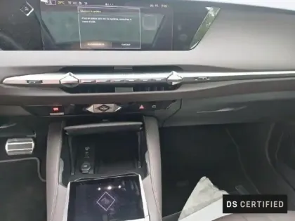 Photo 11 DS DS 4  Hybride 136ch Etoile Nappa Automatique