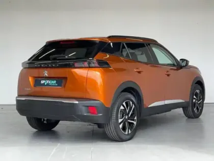 Photo 2 Peugeot 2008  e- 136ch Allure