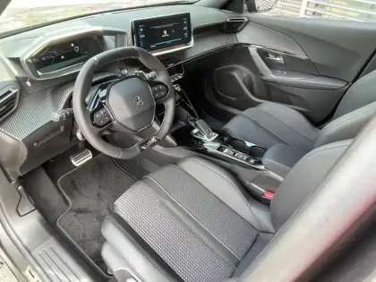 Photo 11 Peugeot 2008  1.2 PureTech 130ch S&S GT Line EAT8 7cv