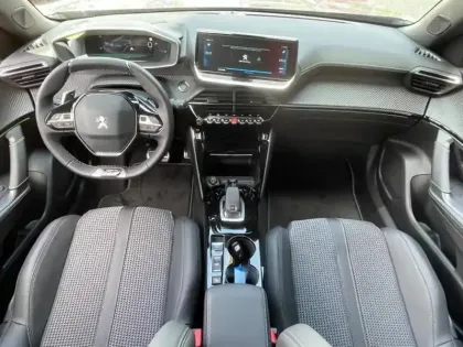 Photo 10 Peugeot 2008  1.2 PureTech 130ch S&S GT Line EAT8 7cv