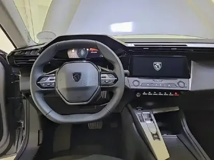 Photo 27 Peugeot 308  PureTech 130ch S&S EAT8