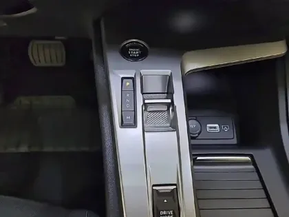 Photo 33 Peugeot 308  PureTech 130ch S&S EAT8