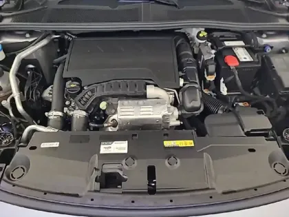 Photo 34 Peugeot 308  PureTech 130ch S&S EAT8