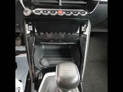 Photo 18 Peugeot 2008  PureTech 100 S&S BVM6