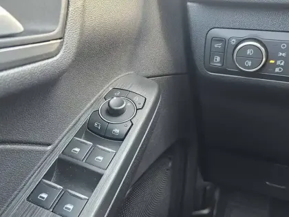 Photo 40 Ford Kuga  2.5 DURATEC 225 PHEV POWERSHIFT
