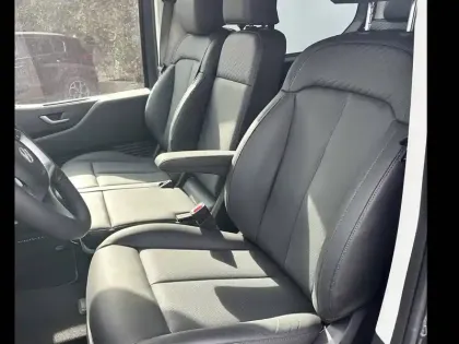 Photo 13 Hyundai Staria  1.6 T-GDI 215 Hybrid BVA6