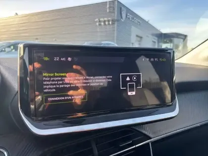 Photo 17 Peugeot 208  Hybrid 100 e-DCS6