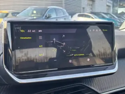 Photo 19 Peugeot 208  Hybrid 100 e-DCS6