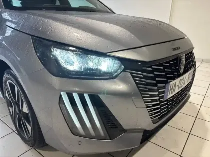 Photo 35 Peugeot 208  Hybrid 100 e-DCS6