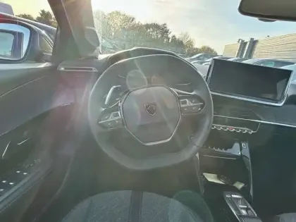 Photo 8 Peugeot 208  Hybrid 100 e-DCS6