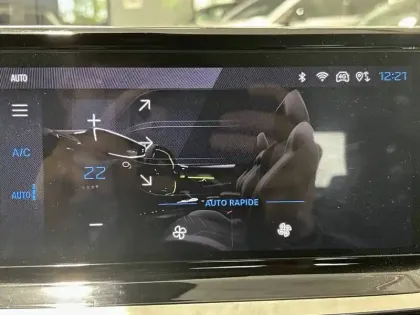 Photo 39 Peugeot 208  Hybrid 100 e-DCS6